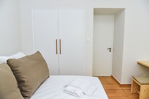 Warm Apartment at Exarchia 1 bed 2 pers