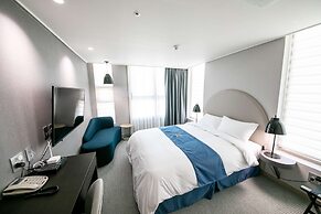 Golden Tulip Essential Namgang