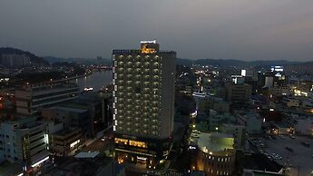 Golden Tulip Essential Namgang