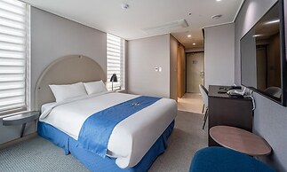 Golden Tulip Essential Namgang