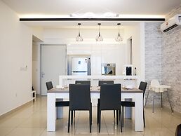 May Full Seaview Luxury Suite