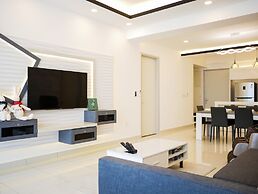 May Full Seaview Luxury Suite