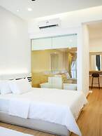 May Full Seaview Luxury Suite