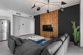 Front of Beach next to RoyalBeach Hotel