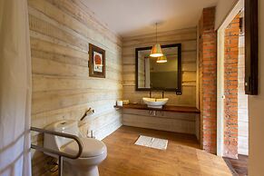 Latica Lodge