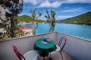 Apartments Malo Lago