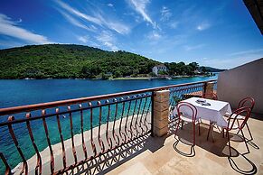 Apartments Malo Lago