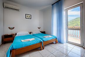 Apartments Malo Lago