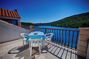 Apartments Malo Lago