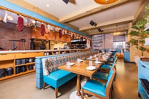 Home2 Suites by Hilton Chicago River North