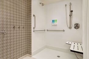 Home2 Suites by Hilton Chicago River North