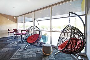 Tru by Hilton Grand Rapids Airport