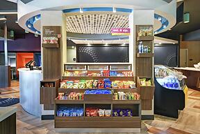 Tru by Hilton Grand Rapids Airport