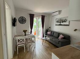 Apartment & Rooms Papa