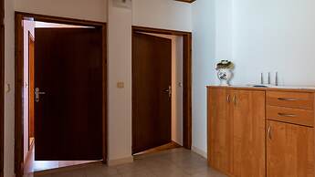 Apartment & Rooms Papa