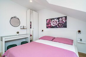 Apartment & Rooms Papa