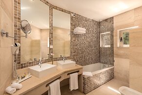 Caneiros Luxury House & Suites