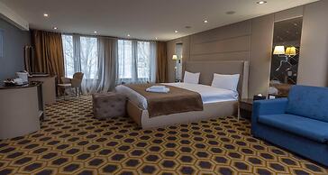 Putney Hotel