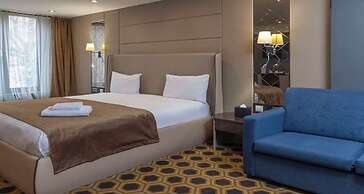 Putney Hotel