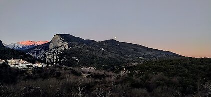 OLYMPUS VIEW Rooms Sauna & Spa