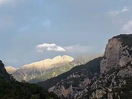 OLYMPUS VIEW Rooms Sauna & Spa