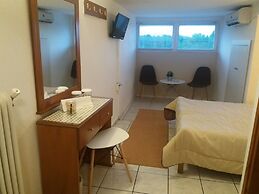 OLYMPUS VIEW Rooms Sauna & Spa