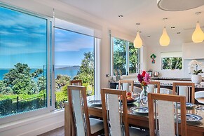 Elegant Sea-View Villa on the Northshore