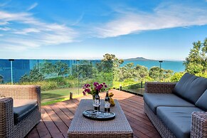 Elegant Sea-View Villa on the Northshore