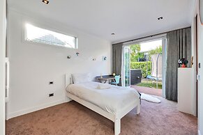 Elegant Sea-View Villa on the Northshore