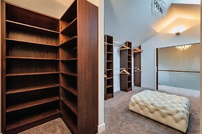 Elegant Sea-View Villa on the Northshore