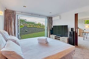 Elegant Sea-View Villa on the Northshore