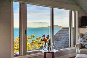 Elegant Sea-View Villa on the Northshore