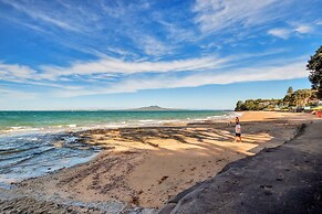 Elegant Sea-View Villa on the Northshore