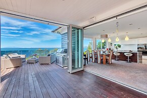 Elegant Sea-View Villa on the Northshore