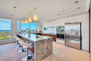 Elegant Sea-View Villa on the Northshore