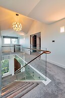 Elegant Sea-View Villa on the Northshore