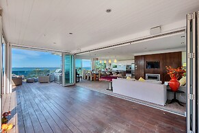 Elegant Sea-View Villa on the Northshore