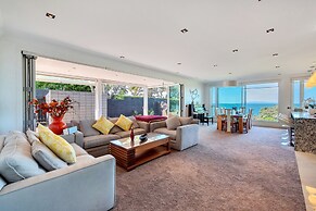 Elegant Sea-View Villa on the Northshore