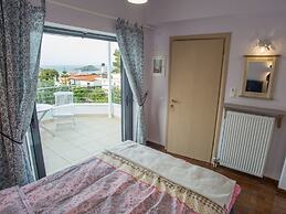 Porto Rafti view by Akroploron