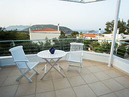 Porto Rafti view by Akroploron