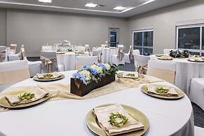 Holiday Inn Express & Suites Madison by IHG