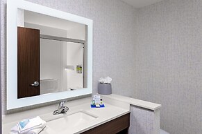 Holiday Inn Express & Suites Madison by IHG