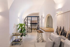 3 Caves Villa by Caldera Houses