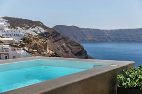 3 Caves Villa by Caldera Houses