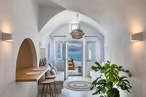 3 Caves Villa by Caldera Houses