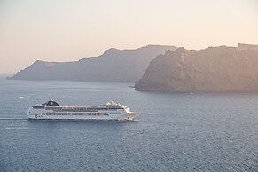 Marble Sun Villa by Caldera Houses