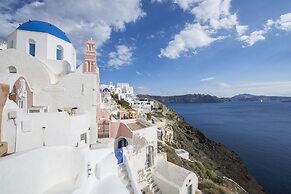 Marble Sun Villa by Caldera Houses