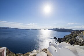 Marble Sun Villa by Caldera Houses