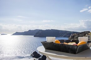 Marble Sun Villa by Caldera Houses