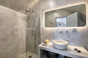 Marble Sun Villa by Caldera Houses